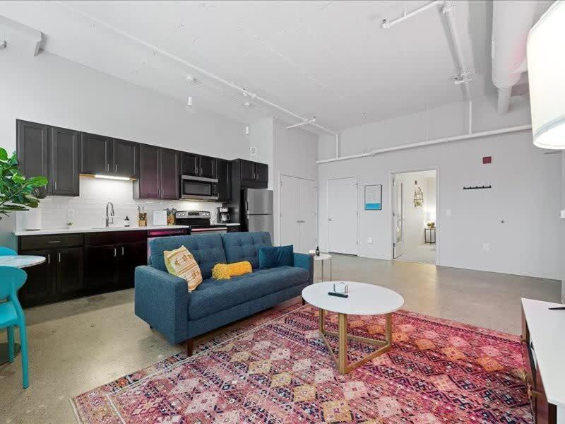 Cozysuites Lavish 1Br, Downtown Питтсбург Экстерьер фото