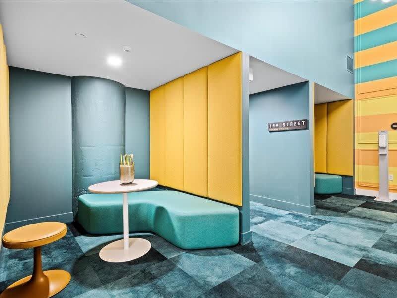 Cozysuites Lavish 1Br, Downtown Питтсбург Экстерьер фото